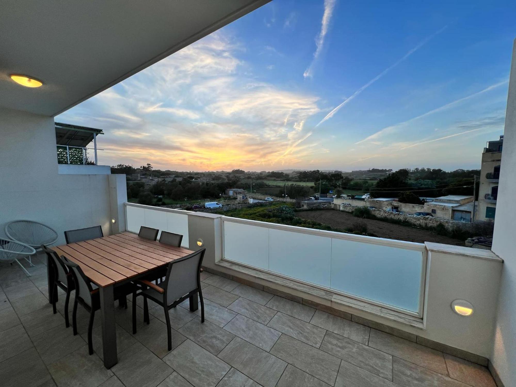Carousel Apartments Qrendi Экстерьер фото
